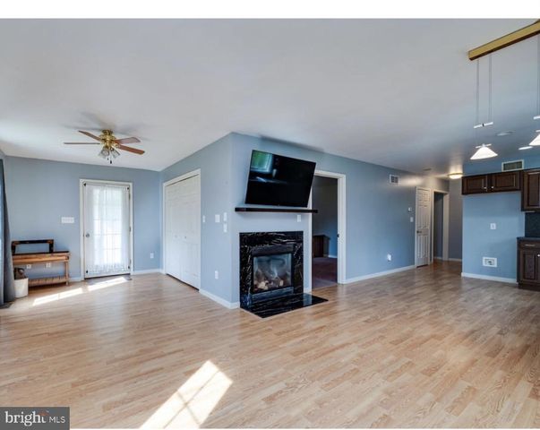 75 CLEMENS RD, Fleetwood, PA 19522