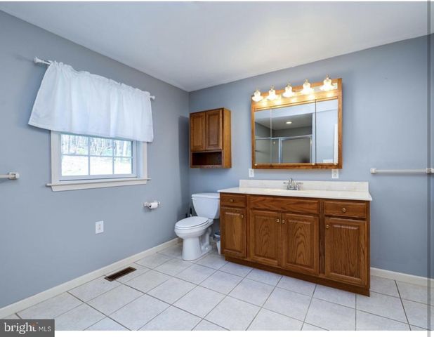 75 CLEMENS RD, Fleetwood, PA 19522