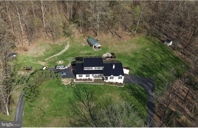 75 CLEMENS RD, Fleetwood, PA 19522
