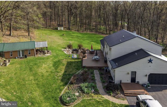 75 CLEMENS RD, Fleetwood, PA 19522