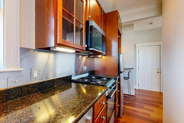 75 Burbank St 501, Boston, MA 02115