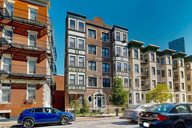 75 Burbank St 501, Boston, MA 02115