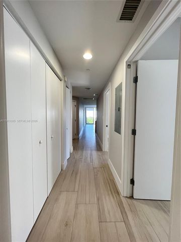 16385 Biscayne Blvd 607, North Miami Beach, FL 33160