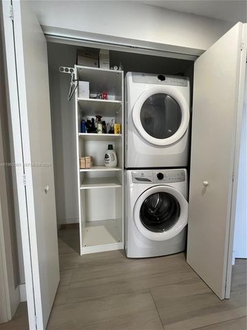 16385 Biscayne Blvd 607, North Miami Beach, FL 33160