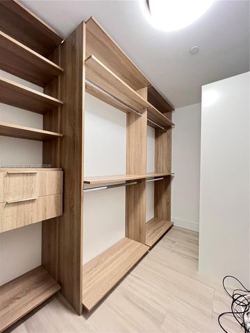 16385 Biscayne Blvd 607, North Miami Beach, FL 33160