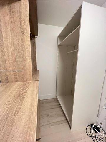 16385 Biscayne Blvd 607, North Miami Beach, FL 33160