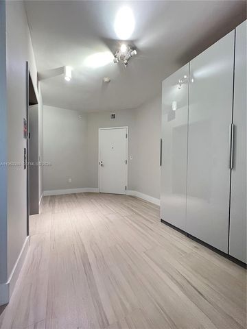 16385 Biscayne Blvd 607, North Miami Beach, FL 33160