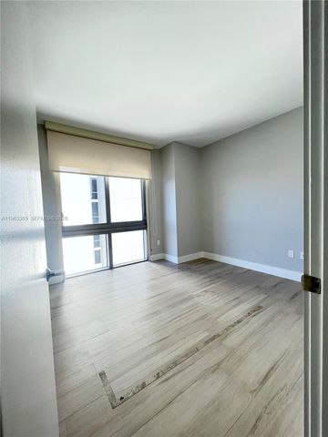 16385 Biscayne Blvd 607, North Miami Beach, FL 33160