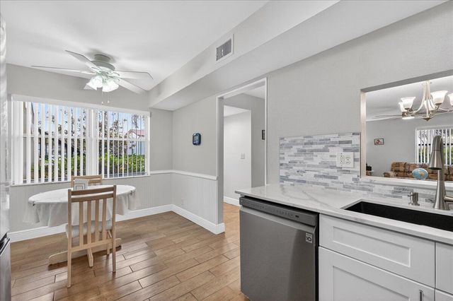 7633 Tahiti Lane 101, Lake Worth, FL 33467