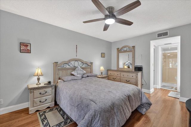 7633 Tahiti Lane 101, Lake Worth, FL 33467