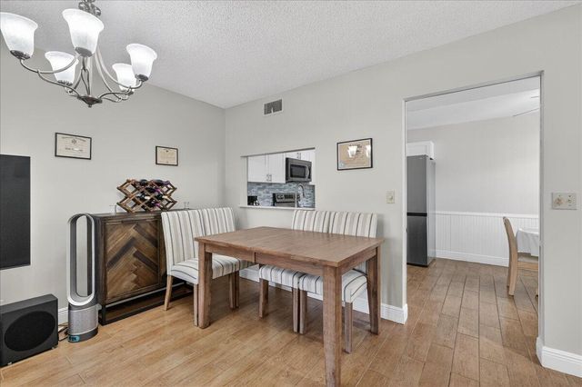7633 Tahiti Lane 101, Lake Worth, FL 33467