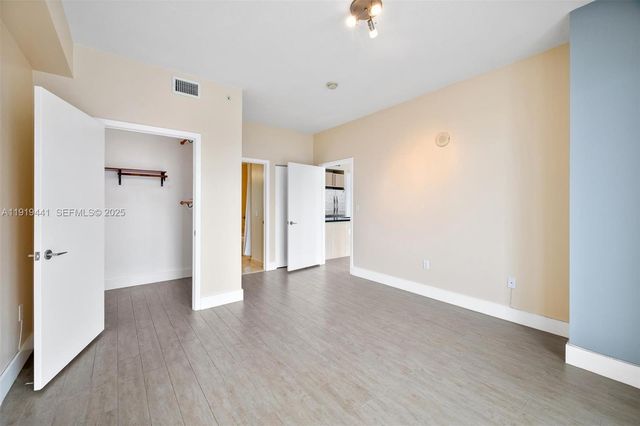 79 SW 12th St 4004S, Miami, FL 33130