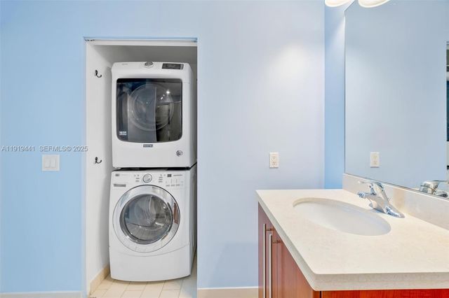 79 SW 12th St 4004S, Miami, FL 33130