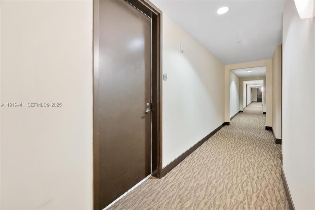 79 SW 12th St 4004S, Miami, FL 33130