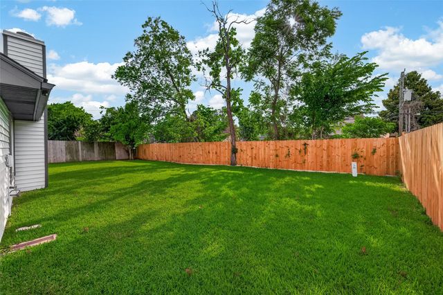 11406 Caesar Drive, Houston, TX 77477