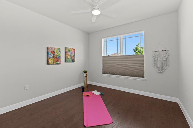 215 Hanging Star LN, Georgetown, TX 78633