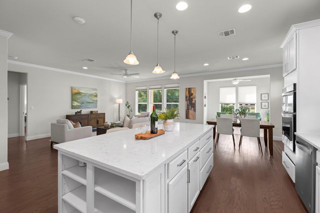 215 Hanging Star LN, Georgetown, TX 78633