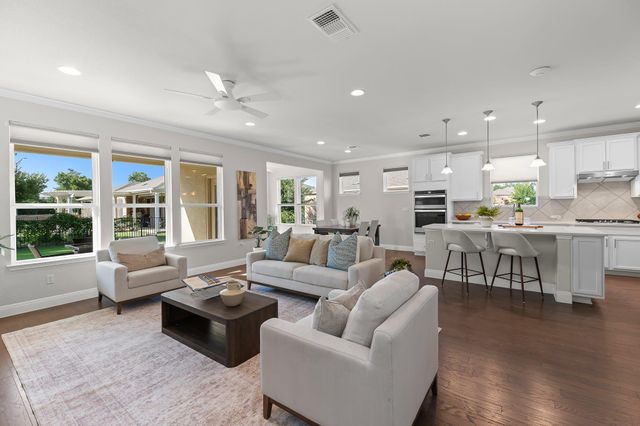 215 Hanging Star LN, Georgetown, TX 78633