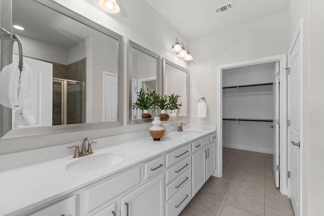 215 Hanging Star LN, Georgetown, TX 78633