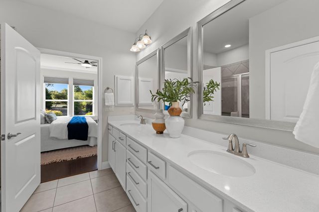 215 Hanging Star LN, Georgetown, TX 78633