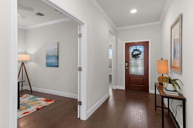 215 Hanging Star LN, Georgetown, TX 78633