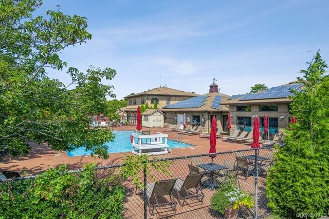 100 Daly Boulevard 2810, Oceanside, NY 11572