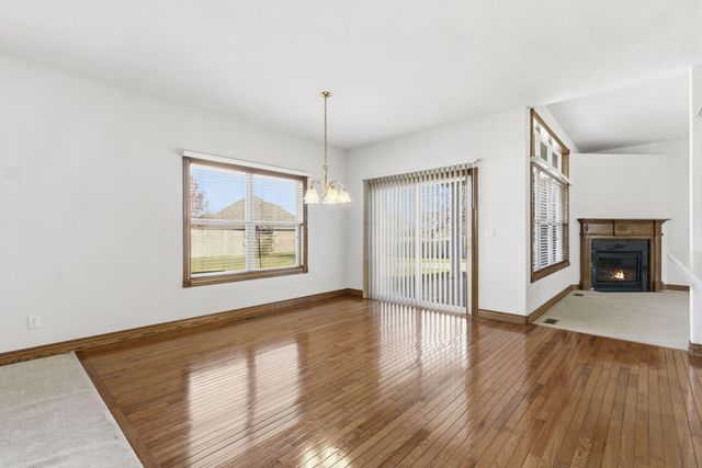 2707 W Highpoint Circle, Ozark, MO 65721