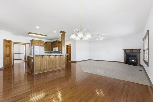 2707 W Highpoint Circle, Ozark, MO 65721