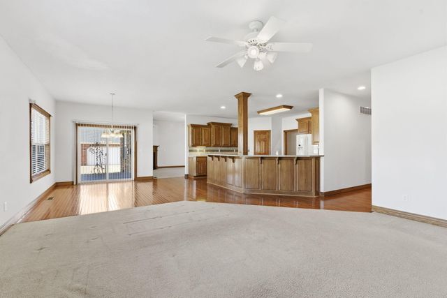 2707 W Highpoint Circle, Ozark, MO 65721