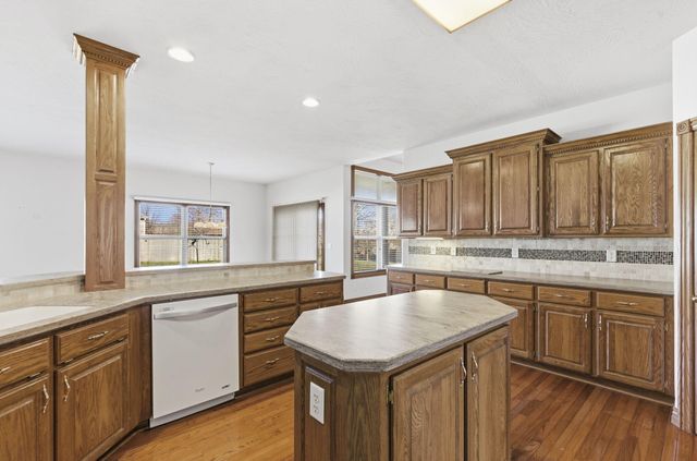 2707 W Highpoint Circle, Ozark, MO 65721