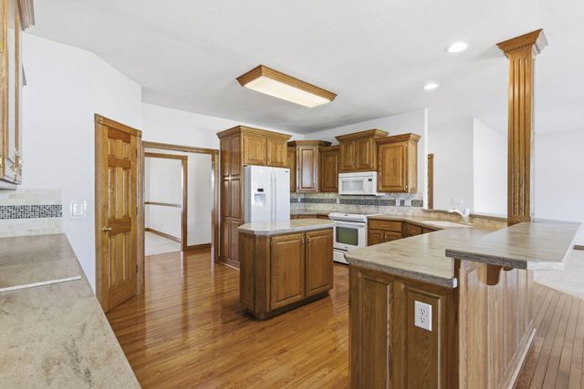 2707 W Highpoint Circle, Ozark, MO 65721