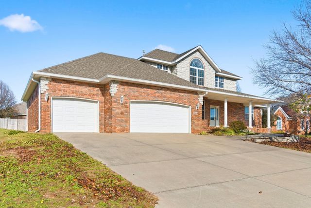 2707 W Highpoint Circle, Ozark, MO 65721