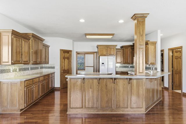 2707 W Highpoint Circle, Ozark, MO 65721