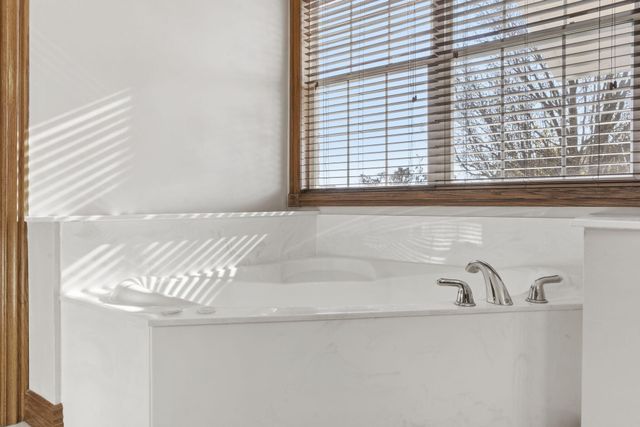 2707 W Highpoint Circle, Ozark, MO 65721