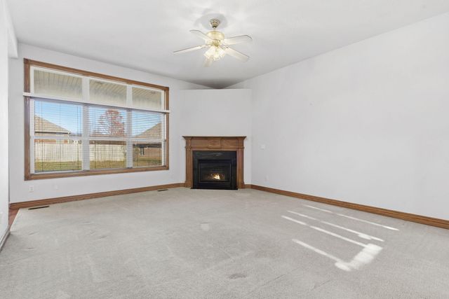 2707 W Highpoint Circle, Ozark, MO 65721