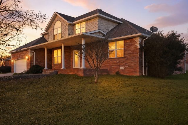 2707 W Highpoint Circle, Ozark, MO 65721