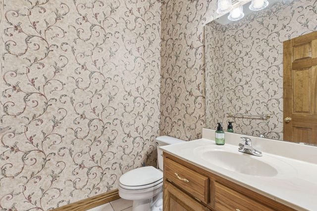 2707 W Highpoint Circle, Ozark, MO 65721