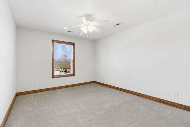 2707 W Highpoint Circle, Ozark, MO 65721