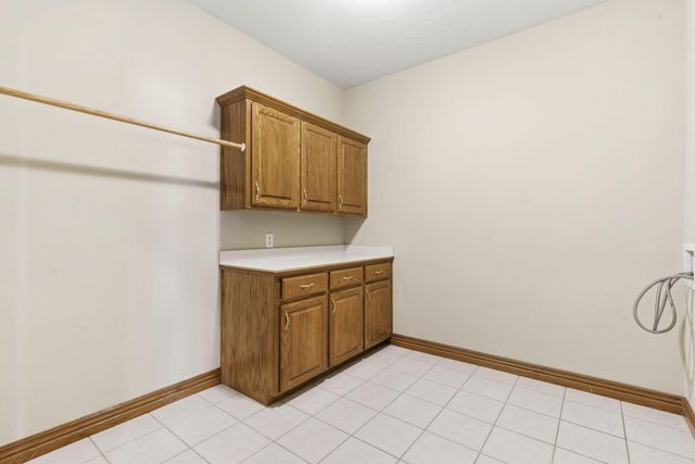 2707 W Highpoint Circle, Ozark, MO 65721