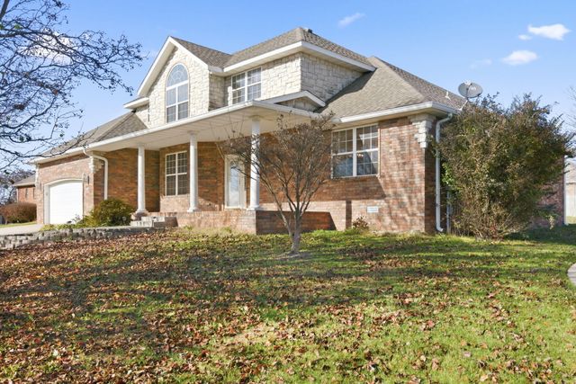 2707 W Highpoint Circle, Ozark, MO 65721