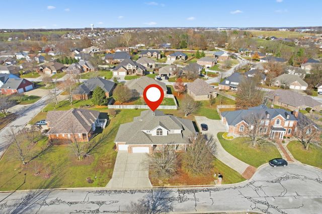 2707 W Highpoint Circle, Ozark, MO 65721