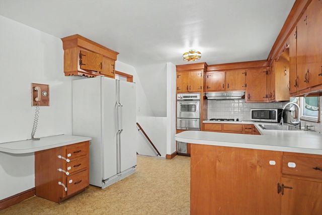 14 Kazimer Dr, Billerica, MA 01821