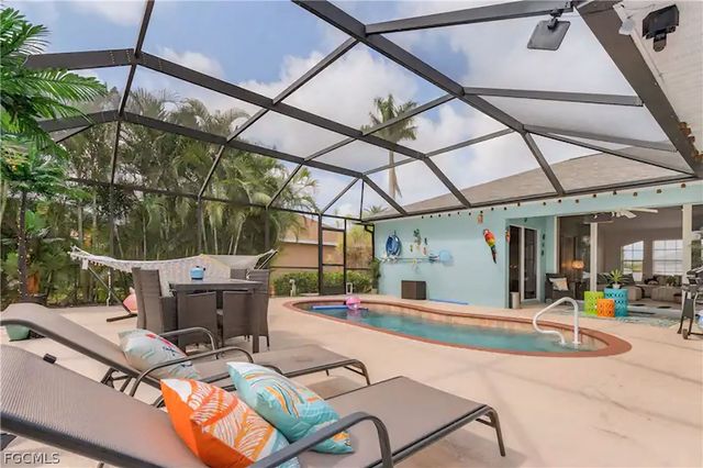 2705 SW 11th PL, Cape Coral, FL 33914