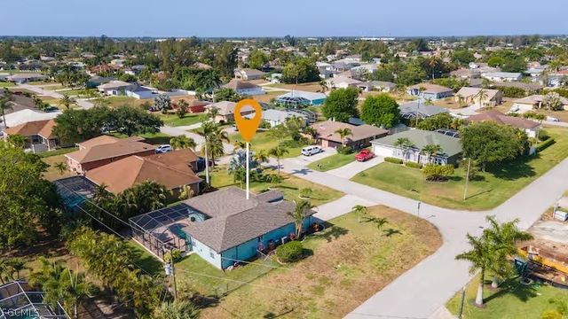 2705 SW 11th PL, Cape Coral, FL 33914