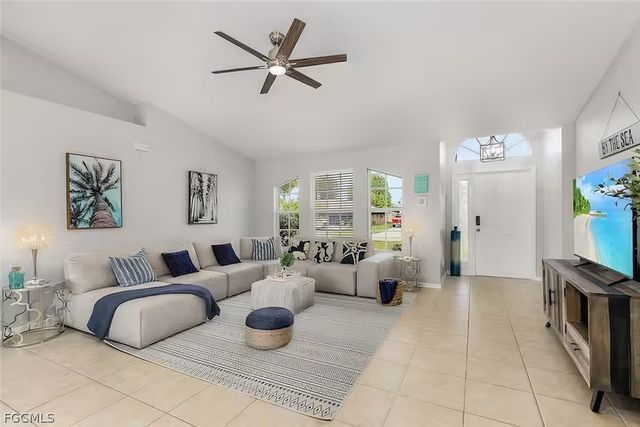 2705 SW 11th PL, Cape Coral, FL 33914