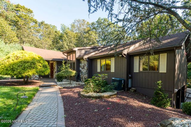 9 Jill Drive, Holmdel, NJ 07733