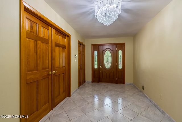 9 Jill Drive, Holmdel, NJ 07733