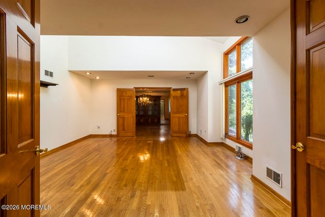 9 Jill Drive, Holmdel, NJ 07733