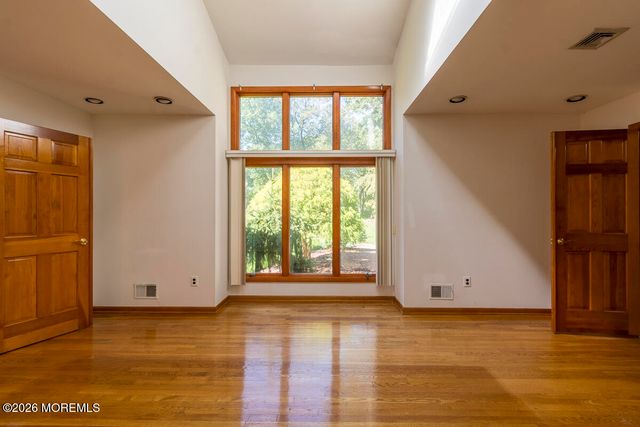 9 Jill Drive, Holmdel, NJ 07733