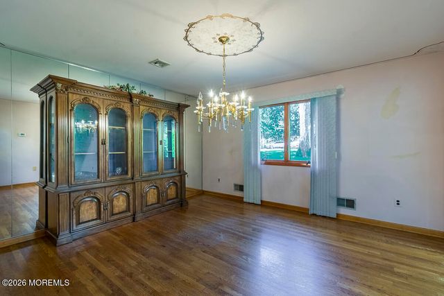9 Jill Drive, Holmdel, NJ 07733
